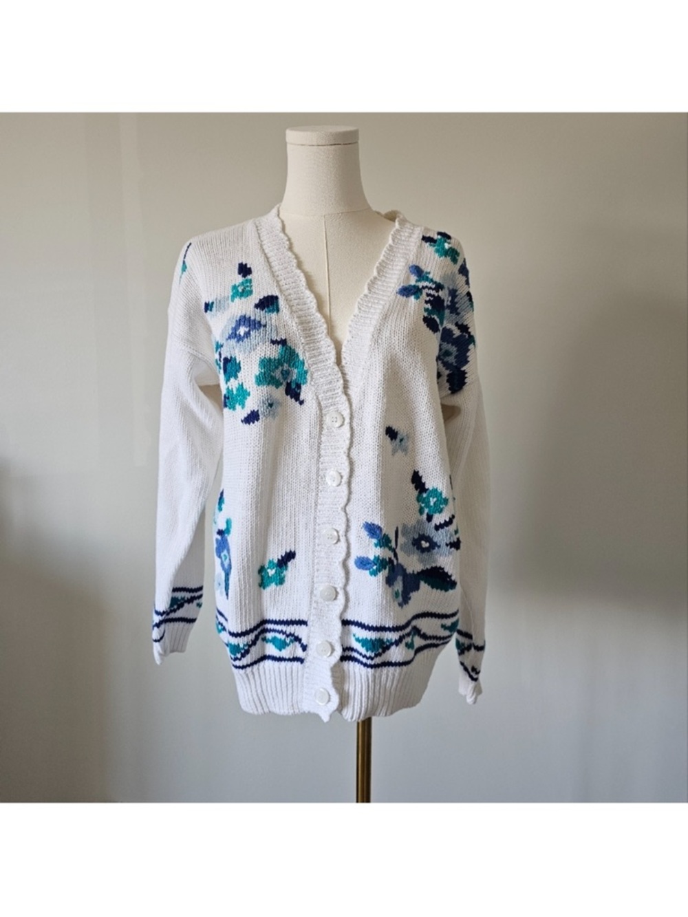 Vintage Small Floral Knit Cardigan Sweater - White and Blue